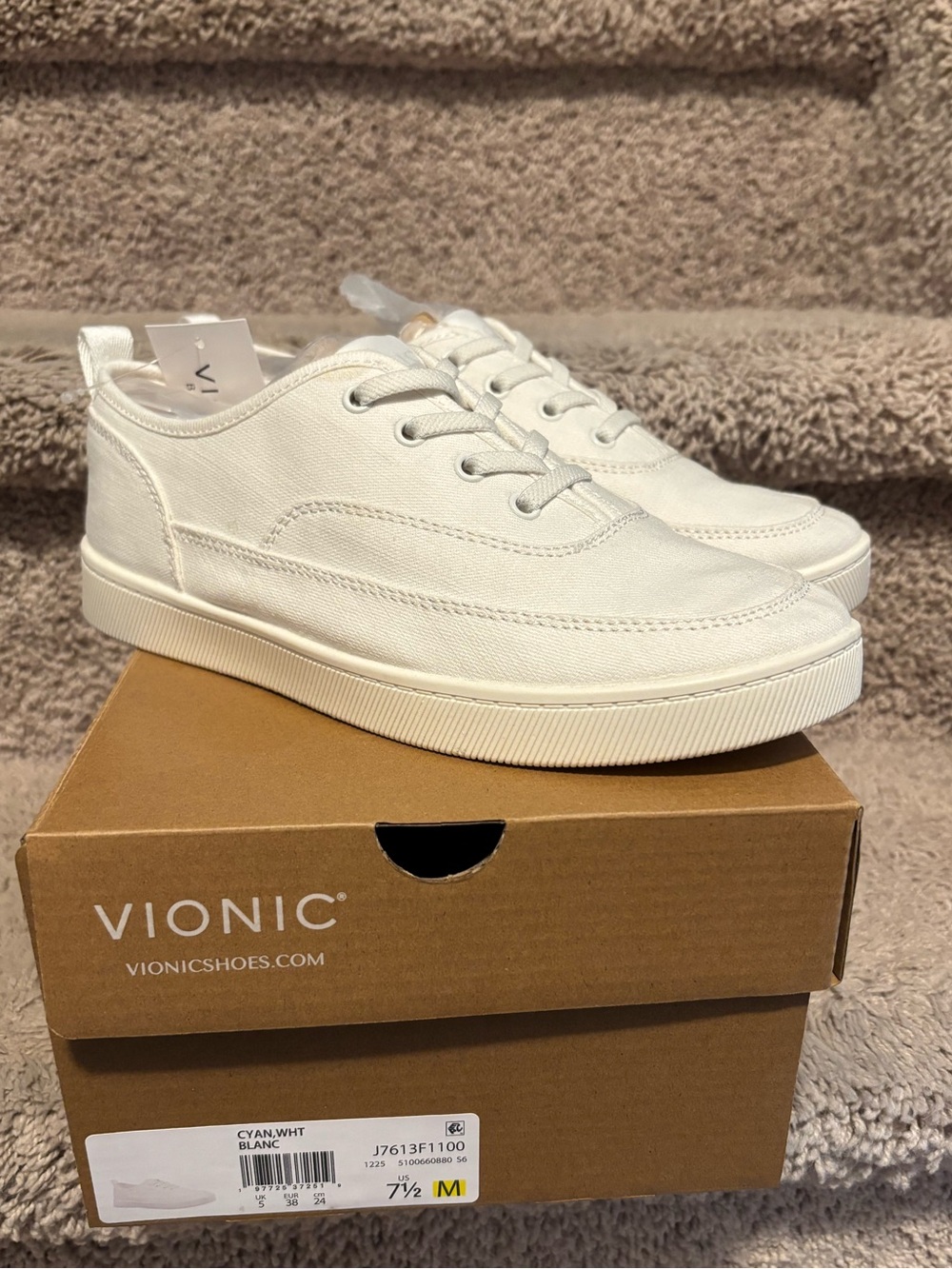 Vionic - Canvas Slip On Sneaker